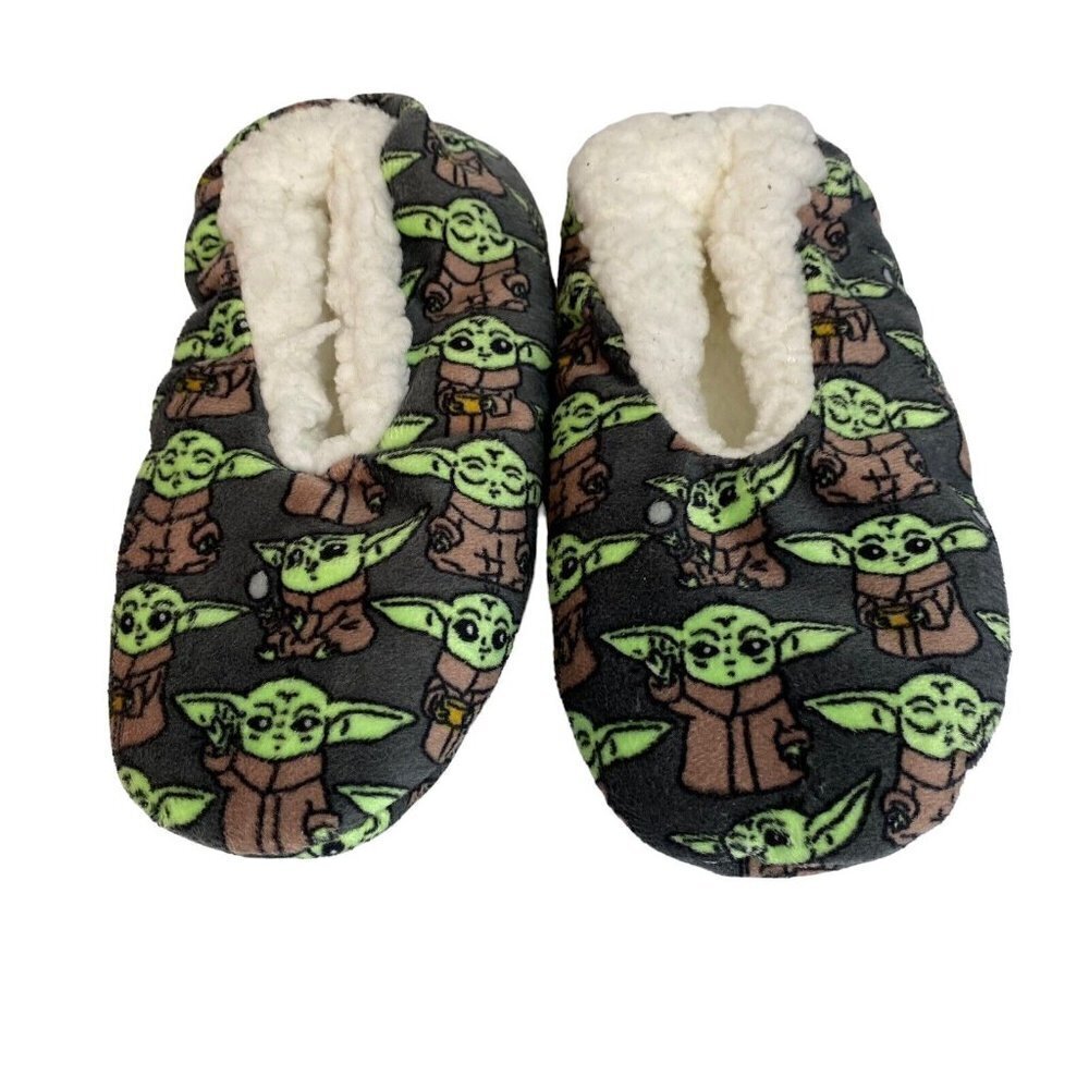 Star Wars Boys' Mandolorian Slipper Socks, Plush Sherpa Lined With Non Slip Sole